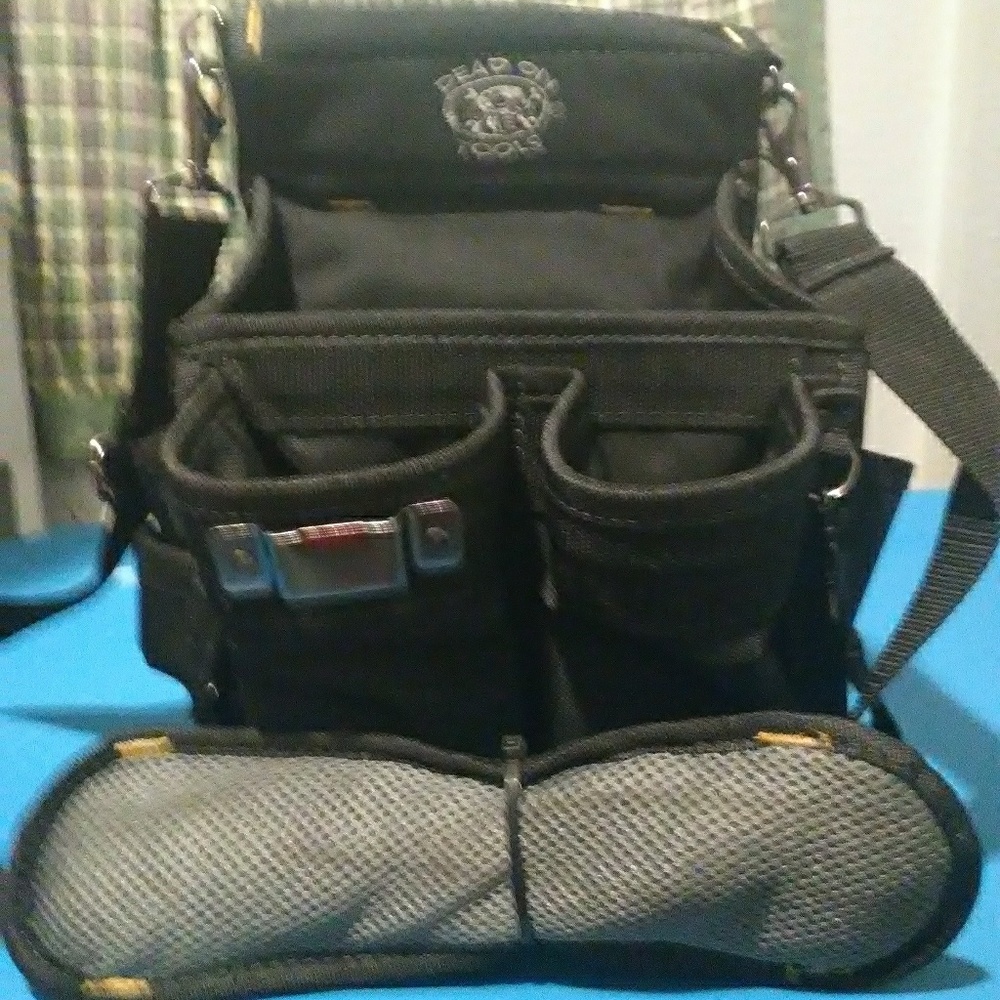 Dead on tools pouch